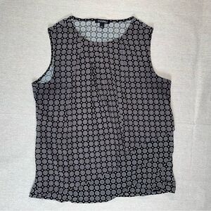 Roz & Ali | Black & White Medallion Print Sleeveless Top | Large